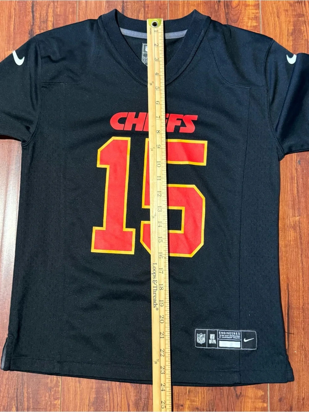 Patrick Mahomes Kansas City Chiefs #15 Boys/Kids Sz Medium Nike Football Jersey